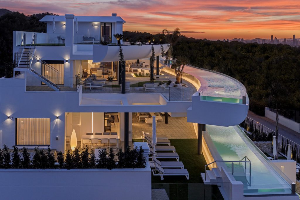 Здание SHA — проект известного уругвайского архитектора Карлоса Жиларди и дизайнера Эльвиры Бланко Монтенегро