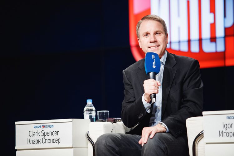 «Мы покажем, что находится там, за монитором»: продюсер Кларк Спенсер о мультфильме «Ральф против Интернета»