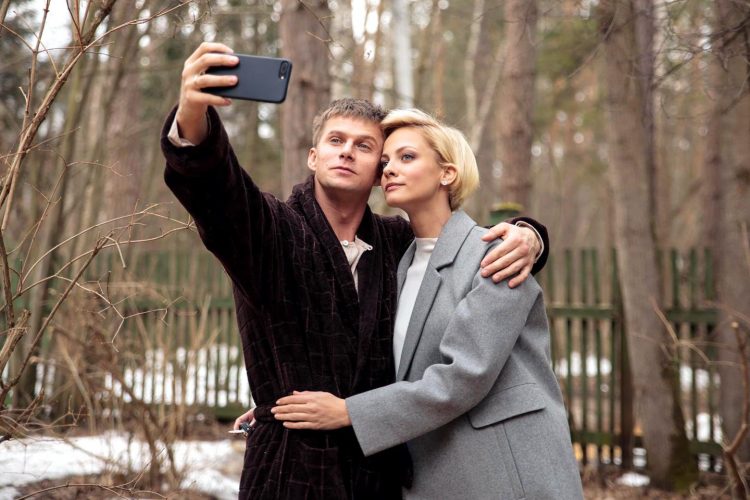 Экспериментальные отношения: Рецензия на фильм «Семь ужинов» Кирилла Плетнева