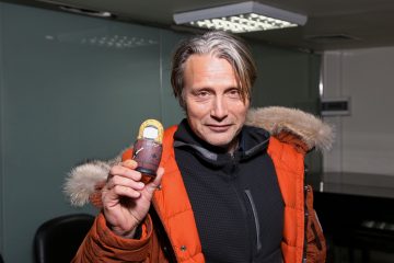 Мадс Миккельсен: «Думаю, каждому человеку важно осознать, насколько он мал»