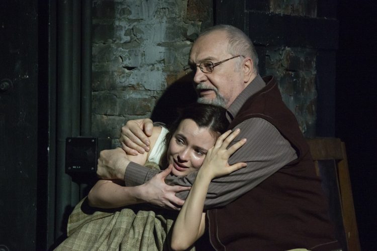 Новое прочтение «Дневника Анны Франк»