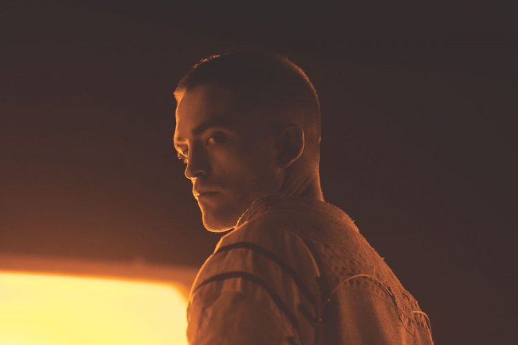 Бесконечность не предел: Рецензия на фильм «Высшее общество»