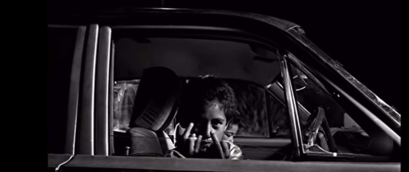 Машина едет в темноте. Bmw m3 e92 кар паркинг. Неон на рабочий стол. 2 машины 1 ночь. 2 машины 1 ночь.