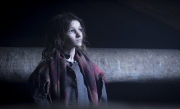 Одна дома: Рецензия на фильм «Война Анны»