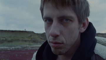 Посмотрите короткометражку с Александром Палем про любовь и электричество