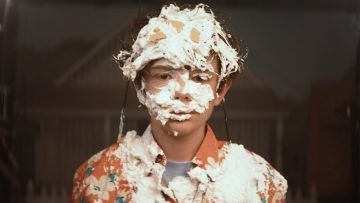 Трудная молодость Шайи ЛаБафа в трейлере фильма «Лапочка»