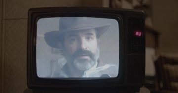 Одетый для убийства: Рецензия на фильм «Оленья кожа»