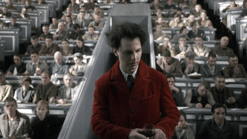 «Дау» Ильи Хржановского получил право частичного проката в России