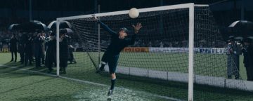 7 главных фильмов недели: Футбольные страсти и немного зомби