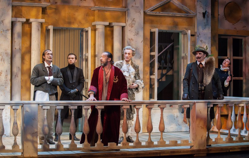 сцена из спектакля Ревизор