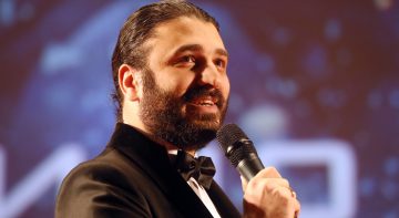 «Взял у меня миллион долларов, а выдал такое говно»: Сарик Андреасян извинился за «Защитников» и оправдал «Служебный роман»