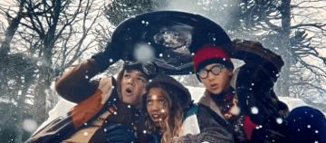 Режиссер «Хоббса и Шоу» снял рекламу для Apple c игрой в снежки, погонями и засадой