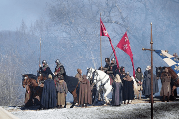 Блондин Бен Аффлек и заросший Адам Драйвер: Появились первые кадры «Последней дуэли» Ридли Скотта