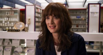 Бунтарка, воровка, дочь битников и символ 1980-х: Как Вайнона Райдер вернулась на голливудский Олимп