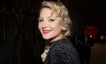 Рената Литвинова представит новый спектакль после отмены самоизоляции