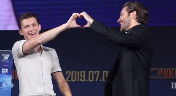 «Скучаю по своему мужу»: Том Холланд пошутил над Джейком Джилленхолом