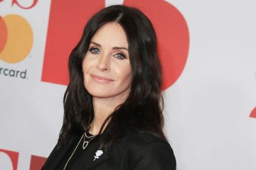 Кортни Кокс разыгрывает приватный видеозвонок