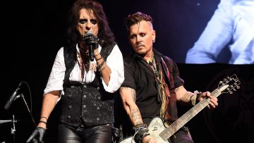 Рок-певец Элис Купер хочет, чтобы Джонни Депп сыграл его в байопике