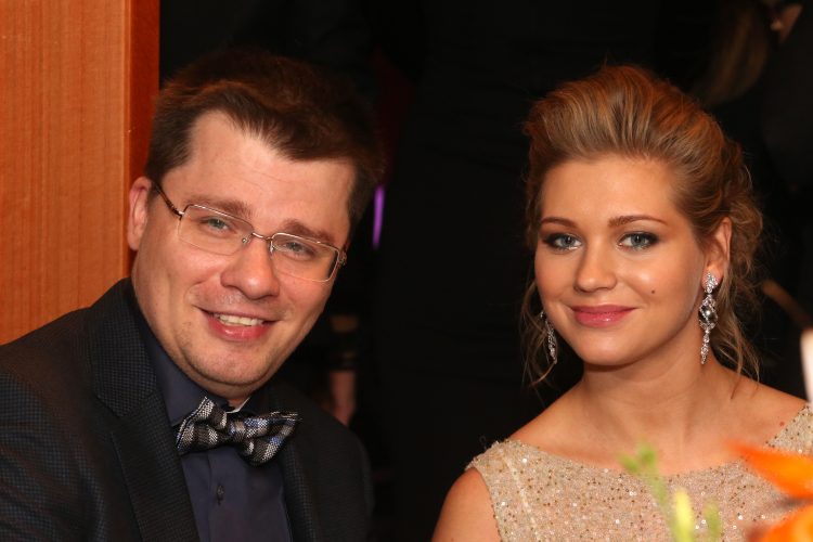 «Причина не в пандемии или «Тексте»: Гарик Харламов и Кристина Асмус объявили о разводе