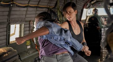 Знакомьтесь с «Бессмертной гвардией»: Появились отрывки нового боевика Netflix с 200-летней Шарлиз Терон