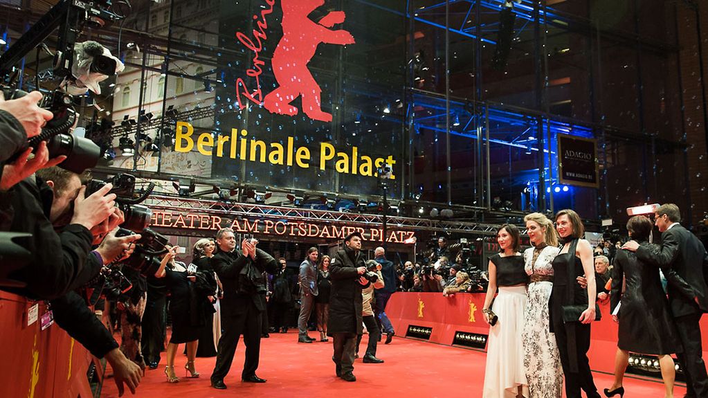 Все награды Берлинского кинофестиваля в 2021 году станут гендерно-нейтральными