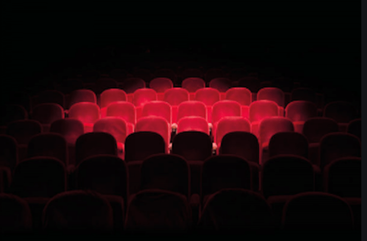 Третий звонок: Самые заметные театральные премьеры осени