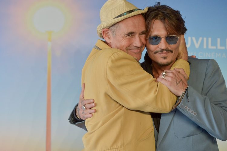 «У Джонни Деппа очень тяжелая жизнь»: Интервью с Марком Райлэнсом