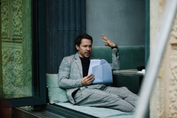 Появился первый трейлер сатиры «Беспринципные» с Деревянко, Акиньшиной и Михалковой