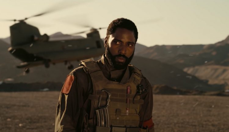 Почему надо смотреть «Довод»: Парадоксы времени и привет Бонду