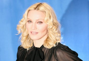 Мадонна поставит биографический фильм о самой себе