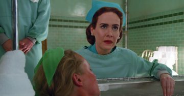 Звезда «Сестры Рэтчед» рассказала о том, как сериал связан с «Пролетая над гнездом кукушки»