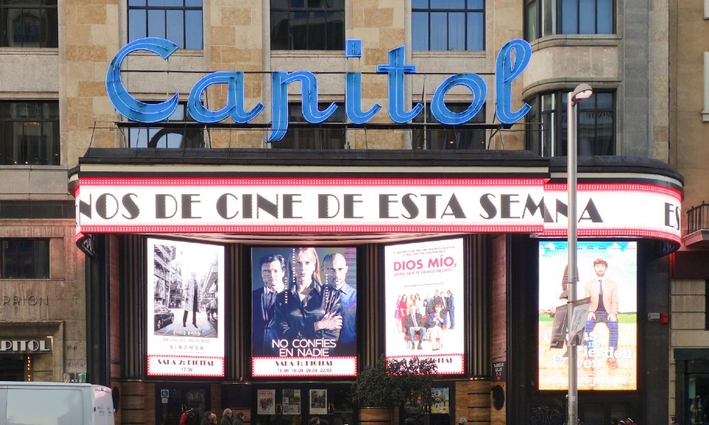 Из-за пандемии в Европе вновь закрылись кинотеатры