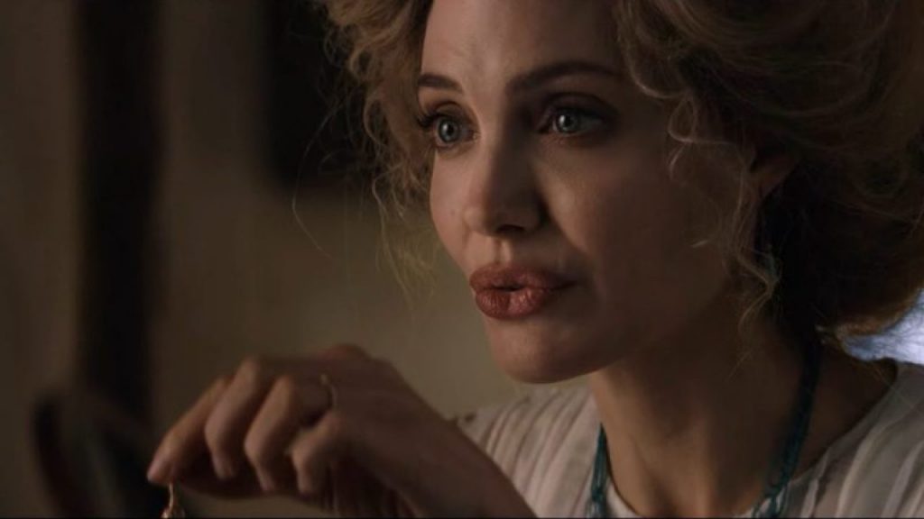 Вышел трейлер фэнтези «Питер Пэн и Алиса в Стране чудес» с Анджелиной Джоли