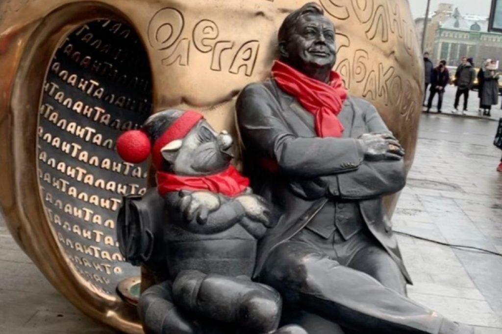 В Москве открыли памятник Олегу Табакову