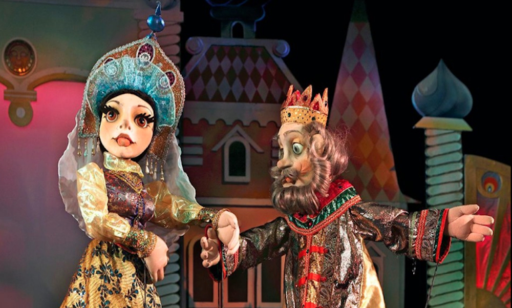 сцена из спектакля «Конек-горбунок»