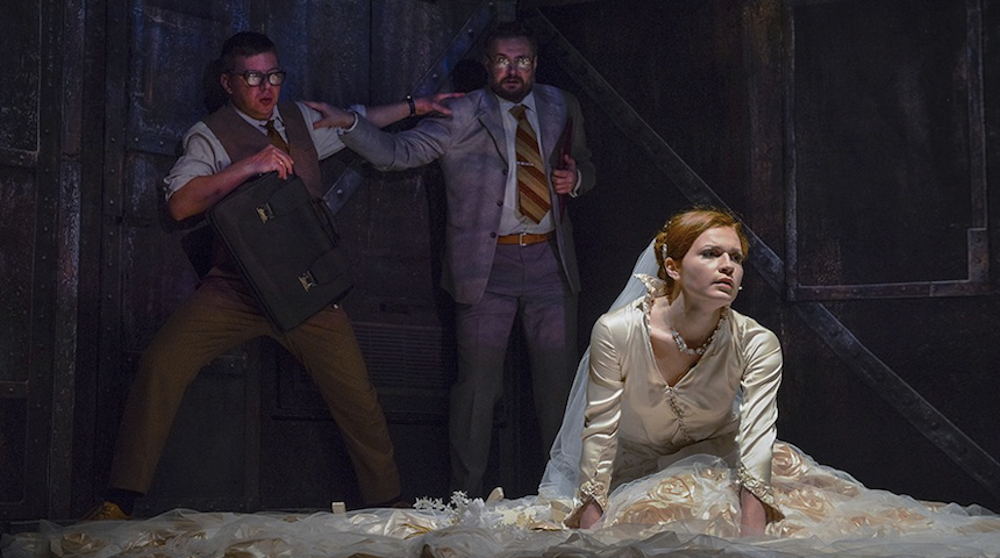 сцена из спектакля «Визит старой дамы»