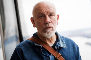 Джон Малкович сыграет в черной комедии «Колесница»