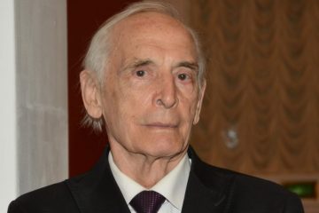 Василий Лановой в тяжелом состоянии