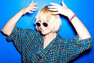 «Слава – токсичная и опасная болезнь»: Певица Сиа о своем дебюте «Мьюзик»