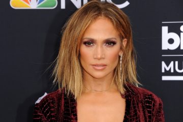 Ромком «Первый встречный» с Дженнифер Лопес отложили на год