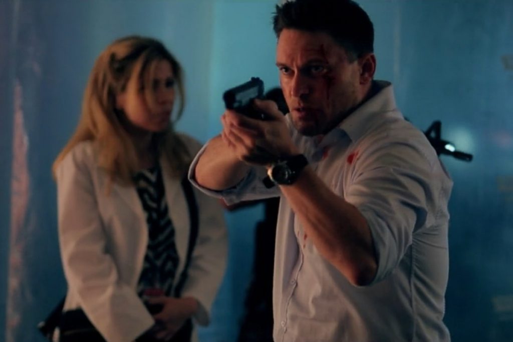 Кадр из фильма «Зомби-ниндзя против спецназа»