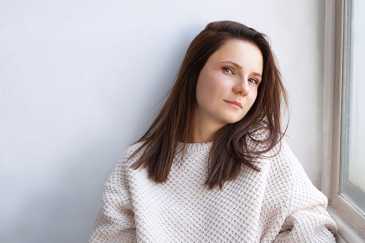 «Меня научили гнуть гвозди»: Интервью с Ольгой Озоллапиней