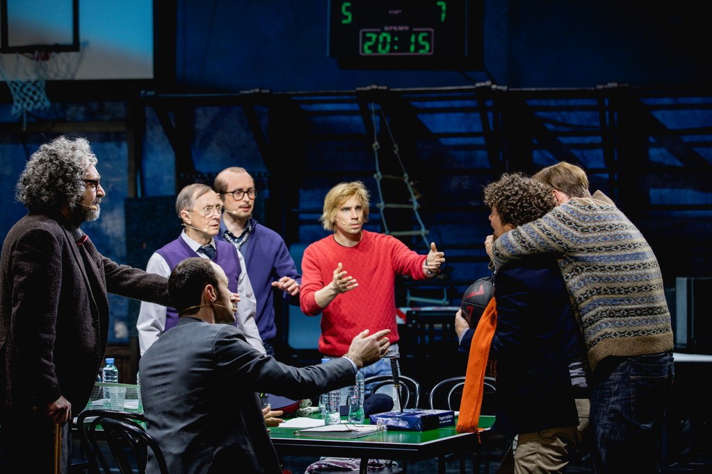 «12» спектакль Никиты Михалкова