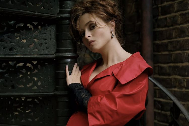 «Люблю выделяться!»: 5 ярких образов Хелены Бонем Картер