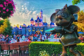 Возобновил работу калифорнийский Диснейленд