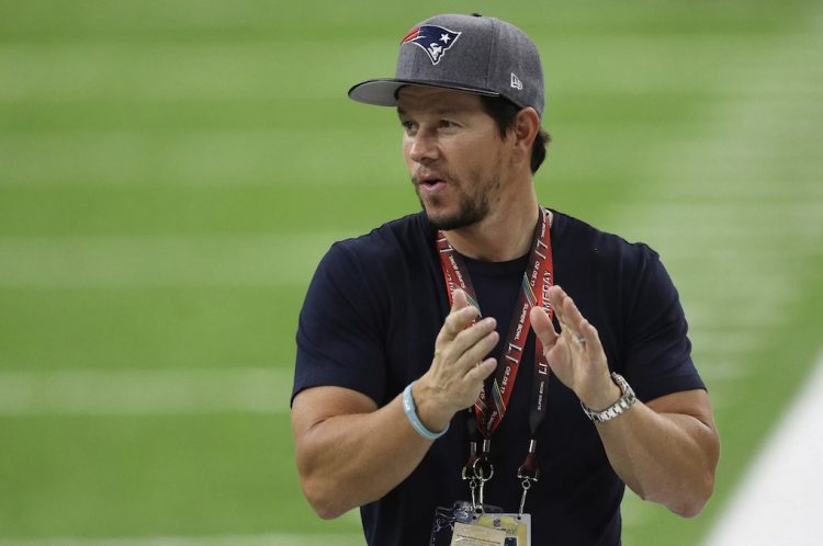 Ешь, молись, качайся, спи, повтори! Один день Марка Уолберга