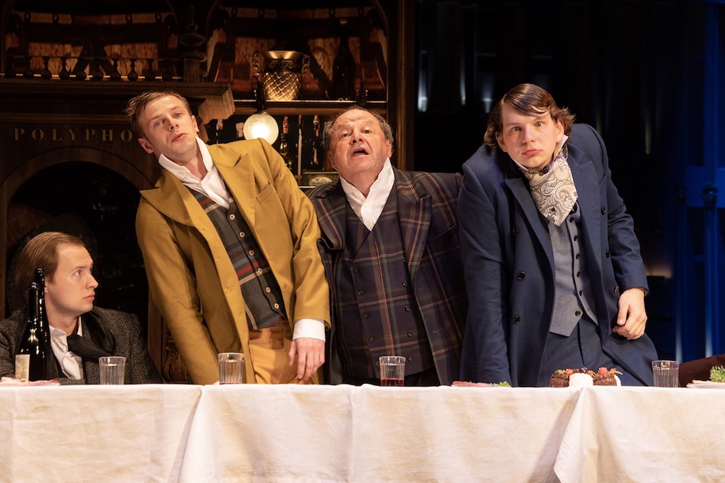 Доходное место в Ленкоме