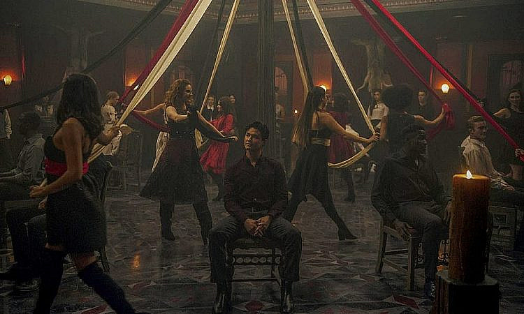 Самые необычные школы в кино