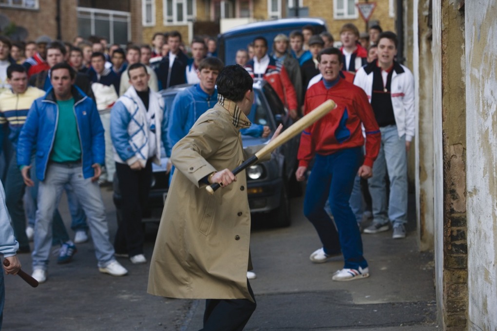 Футбольные фанаты в фильме "Банда"