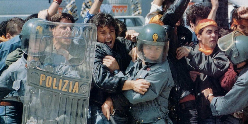 Футбольные фанаты в фильме "Ультра"